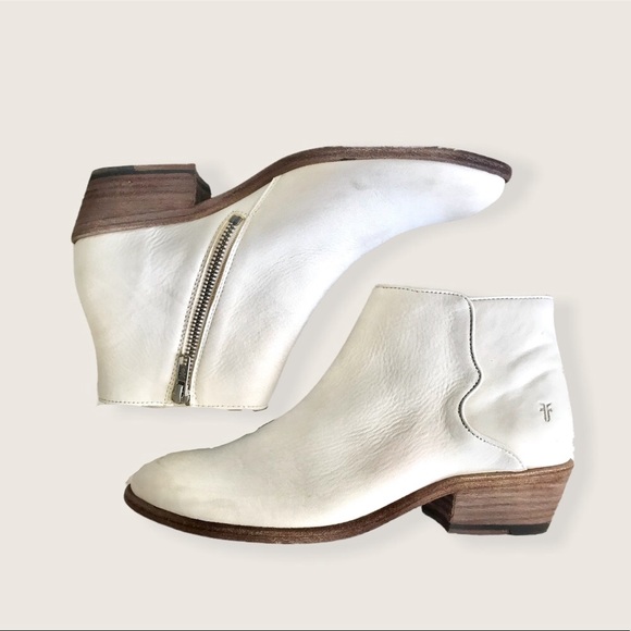 Frye Carson Piping Off-White Retro Chelsea Almond Toe Low Block Heel Ankle Boots - Picture 15 of 16